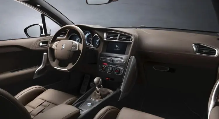 Nouvelle DS 4 (2015) : des hauts et DS - Présentation vidéo - <p>Nouvelle DS4</p><p>Disponible : octobre 2015<br>Prix : environ 23 500 euros<br></p>