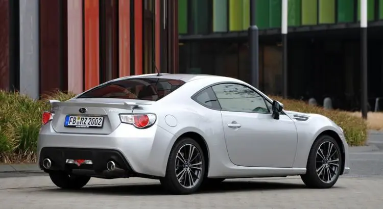 Scoop – Toyota GT 86 restylée (2016) : rattachement familial - <p>Vue 3/4 avant statique</p>