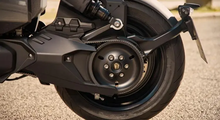 - BMW CE 04 : prix, autonomie et caractéristiques du scooter électrique