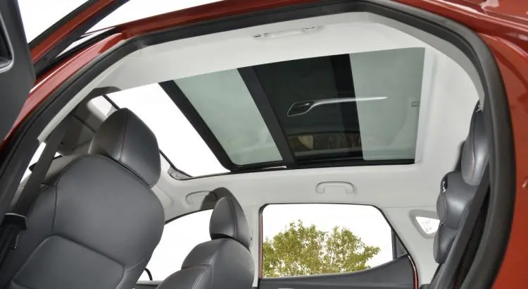 - Dacia Duster vs MG ZS : l'utile et l'agréable - VIDEO
