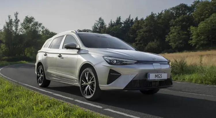 Bonus 2022 : les voitures électriques les moins chères - <p>Prix de base : 20 800 euros – <span style="font-weight: 400" data-mce-style="font-weight: 400;">bonus max </span> (5616 euros c<span style="font-weight: 400" data-mce-style="font-weight: 400;">ar limité à 27%</span>)</p><p>Puissance&nbsp;: 33 kW (44 ch)</p><p>Batteries&nbsp;: 26,8 kWh lithium-ion</p><p>Autonomie : 230 km (WLTP)</p>