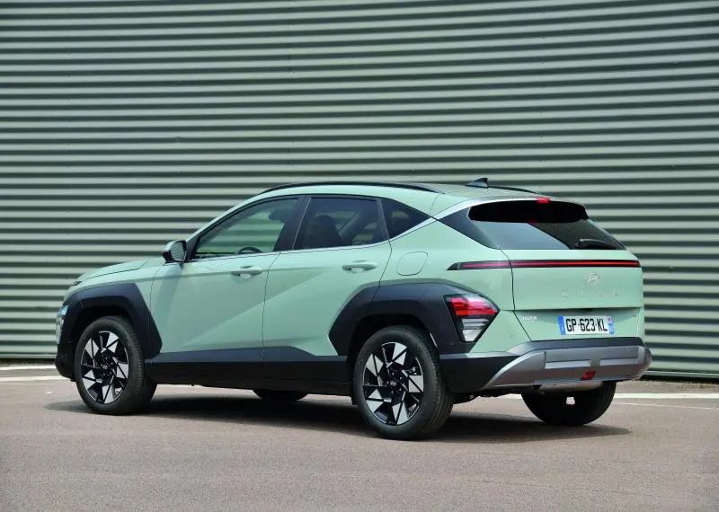 - Hyundai Kona vs Renault Captur 2023