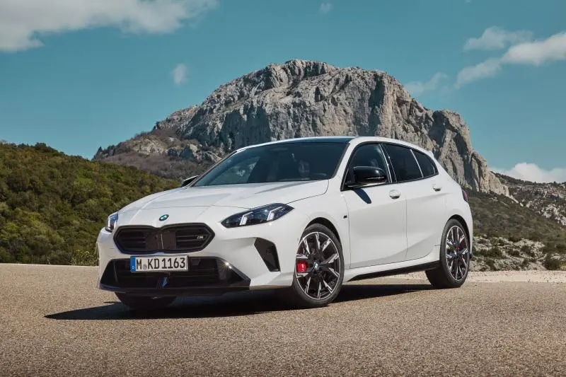 BMW Série 1 (2024) : quelles différences face à la précédente génération ? - L'actuelle BMW Série 1 face à la nouvelle (2024)