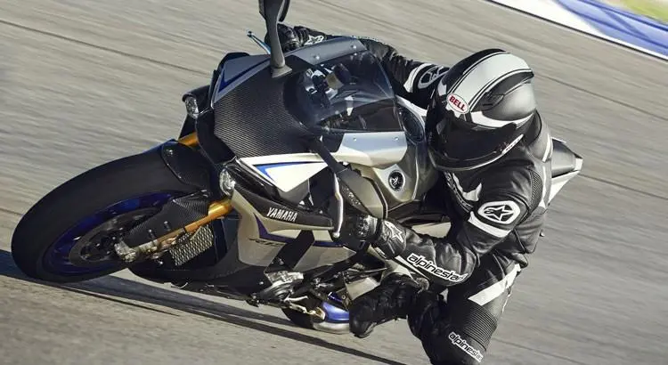  - Yamaha R1 et R1M : millésime 2015 