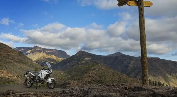 - KTM 1290 Super Adventure : sécurité super active