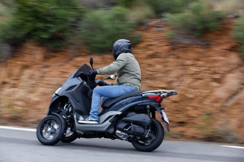 - Piaggio MP3 310