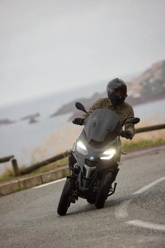 - Piaggio MP3 310